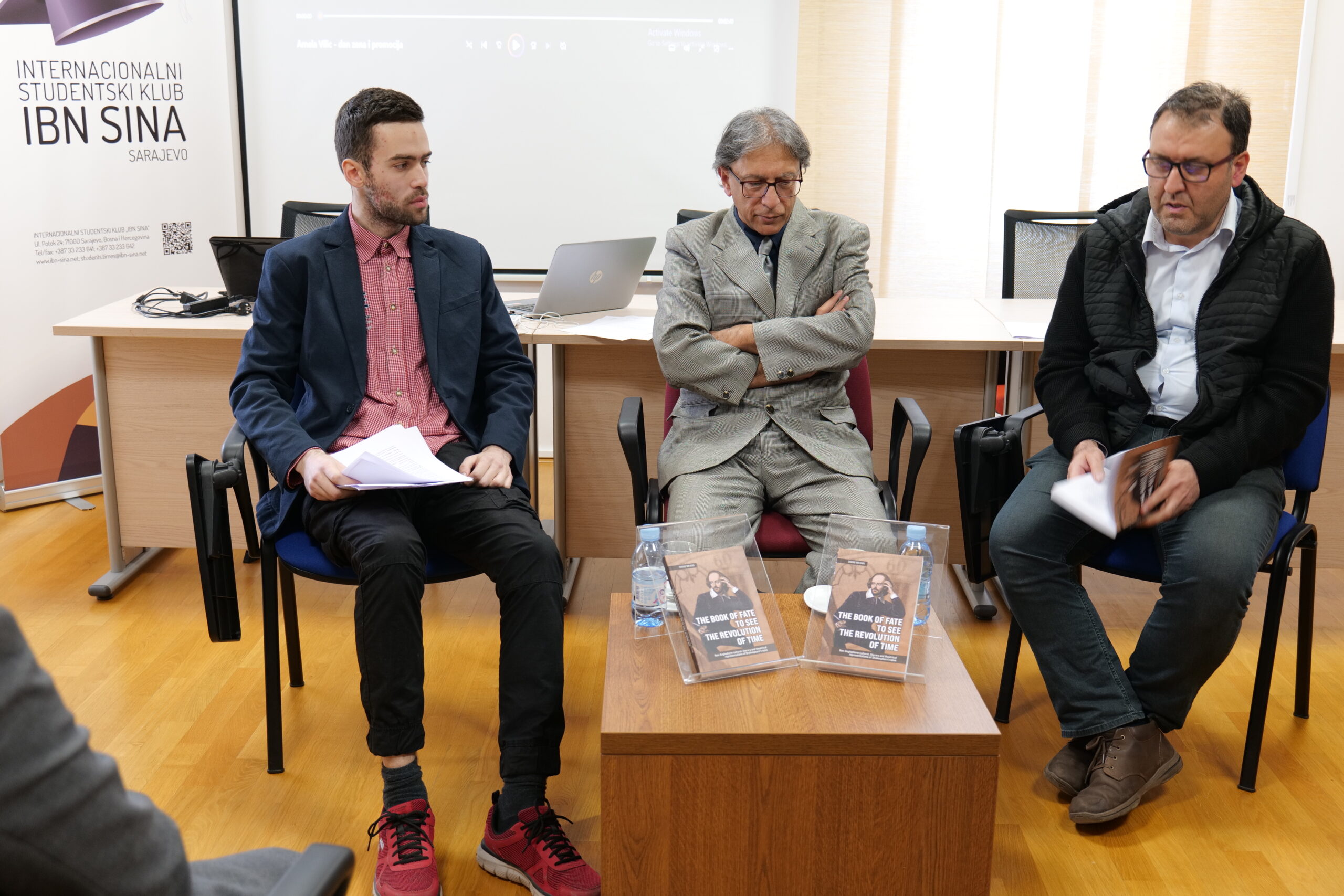 A two-part  program of the International students club „Ibn Sina“ on the occasion of the International Women’s Day was held, including a promotion of „The Book of Fate to See the Revolution of Time/Knjiga sudbine s pogledom na revoluciju vremena“, authored by prof. Shahab Yar Khan PhD
